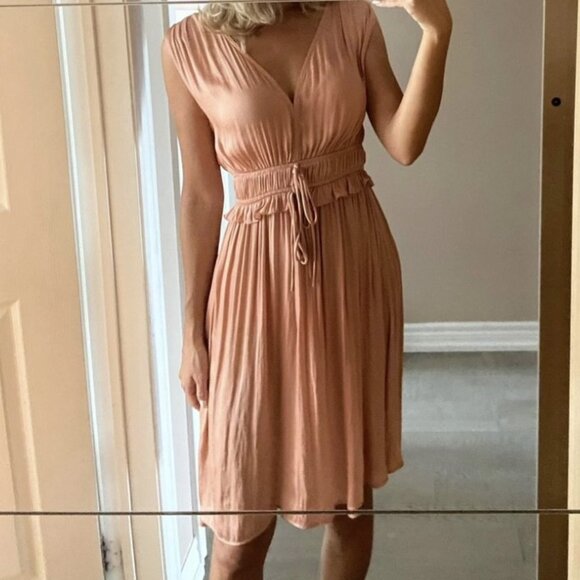 Romantic Silky Blush Dress XS - Picture 2 of 2